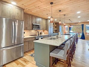 Private kitchen - Luxury Waterfront Townhome O3 - 4th Lake Inlet, NY (Inlet)
