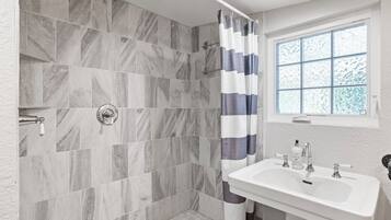 Shower, towels