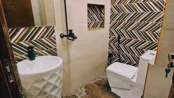 Dusche, Handtücher, Seife, Toilettenpapier