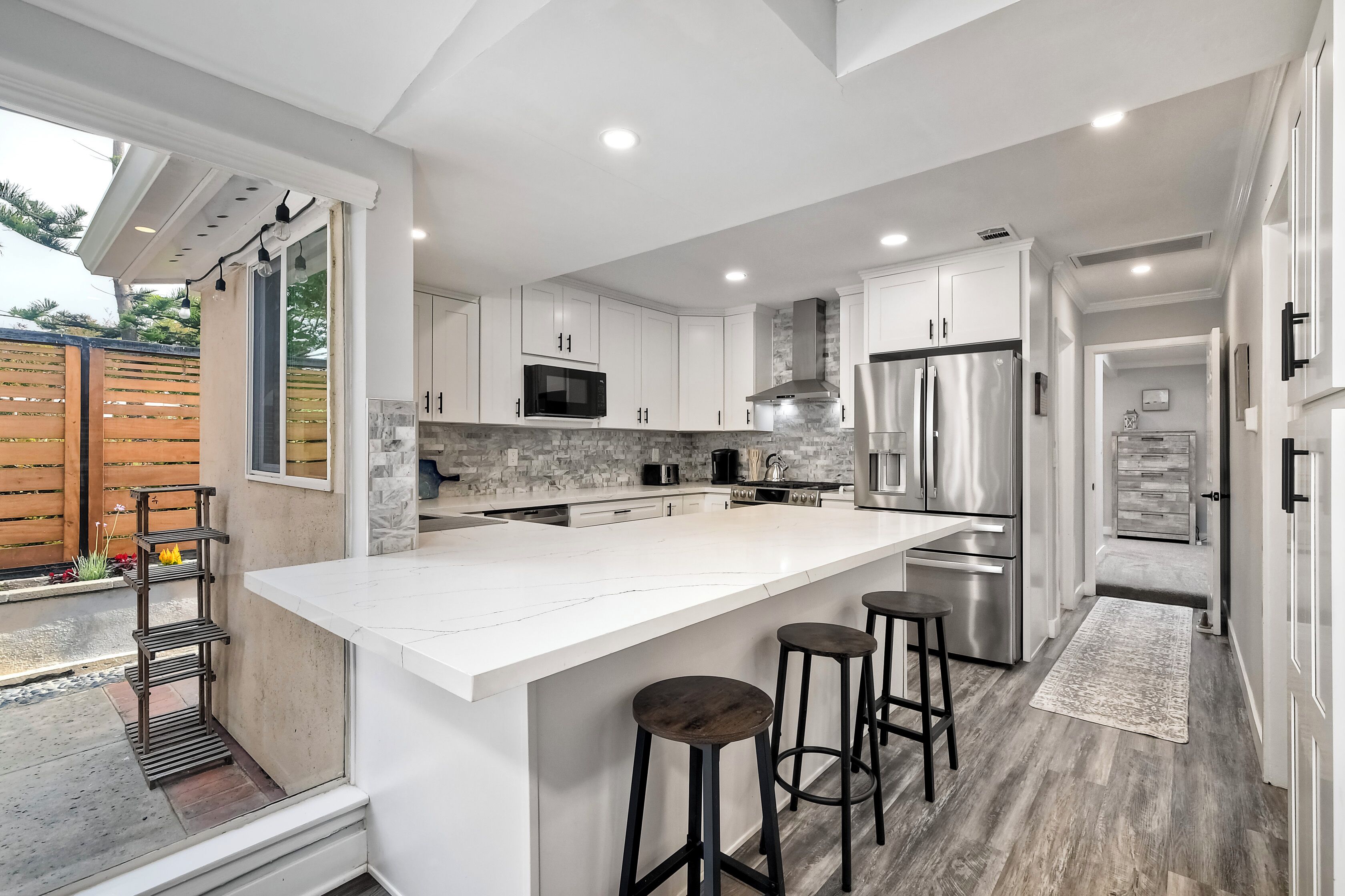 冰箱、微波炉、烤箱、炉灶