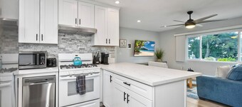Seabreeze 1BR | Walk to Sand, Pet Friendly, Parking + Fire Pit Access