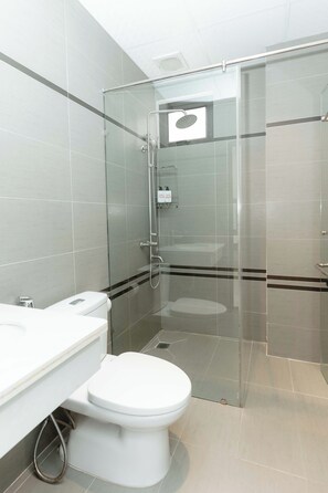Phòng Superior, quang cảnh thành phố | Phòng tắm | Đồ dùng nhà tắm miễn phí, máy sấy tóc, áo choàng tắm
