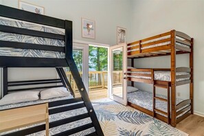 3 habitaciones, cuna de viaje, acceso a internet y ropa de cama 