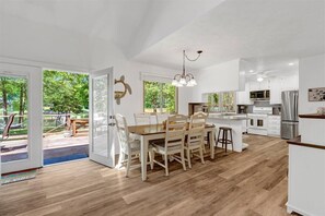 Dining - The Greatest Cove, Man! | Spectacular Panoramic Playground (Henrico)