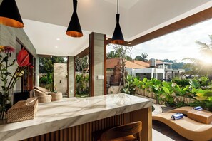 ดีลักซ์วิลล่า, เตียงคิงไซส์ 1 เตียง, สระว่ายน้ำส่วนตัว, วิวสวน | บริการอาหารในห้องพัก