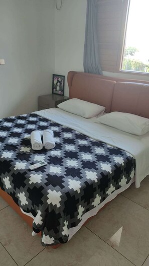 3 bedrooms, iron/ironing board, free WiFi