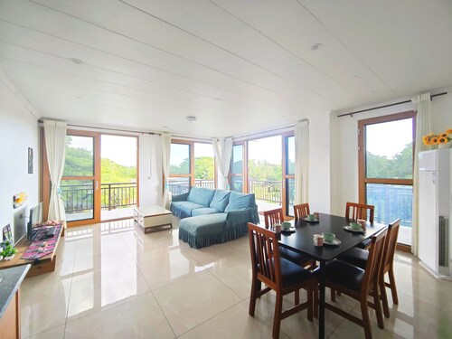 3-bedroom apartment in lovely Nadi with AC, WiFi