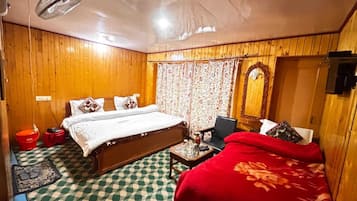 Deluxe Triple Room | Free WiFi