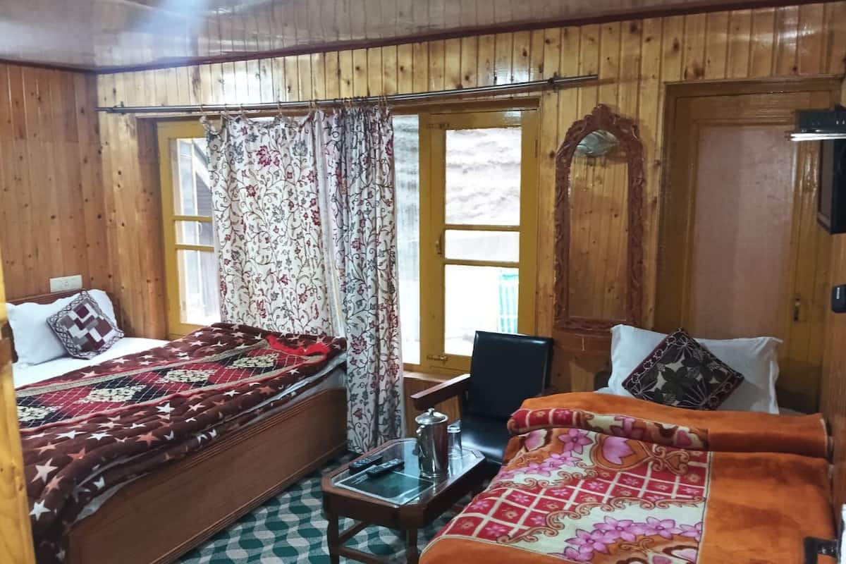 Deluxe Triple Room | Free WiFi