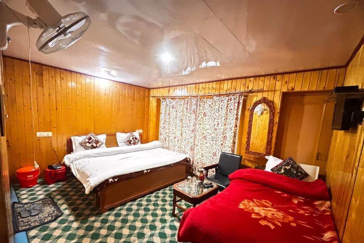 Deluxe Triple Room | Free WiFi