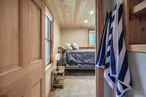 4 bedrooms, WiFi, bed sheets