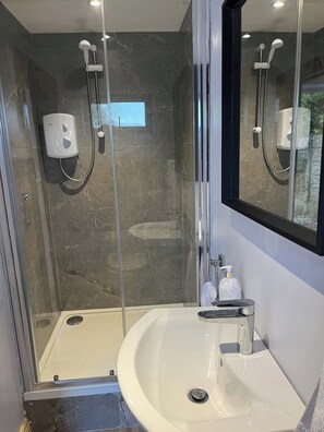 Shower, towels