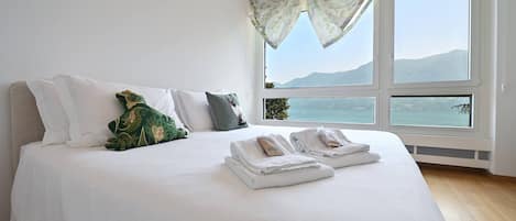 2 bedrooms, iron/ironing board, Internet, bed sheets