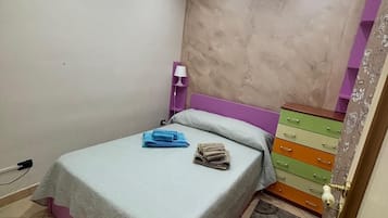 2 quartos, ferros/tábuas de passar roupa, Wi-Fi, roupa de cama
