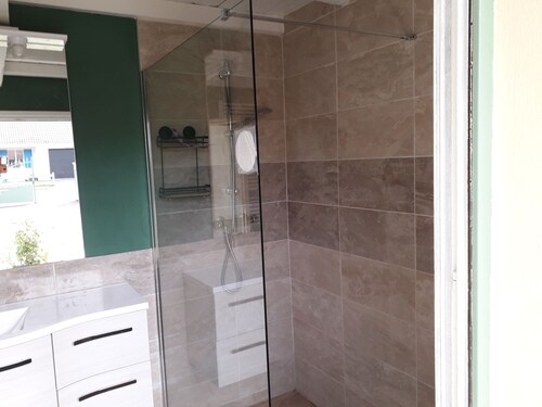 Detached house, 6 people, 3 bedrooms, 100 m2, Saint-Cécile