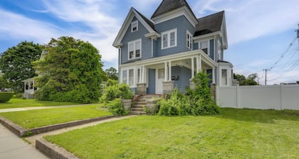5 Mi to Beaches: Historic Apartment in Westerly!
