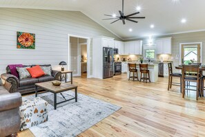 House (3 Bedrooms) | Interior - 5 Mi to Tallulah Gorge State Park: Tiger Home (Tiger)