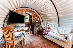 Interior - Covered Wagon Vacation Rental in Broken Bow! (Broken Bow)
