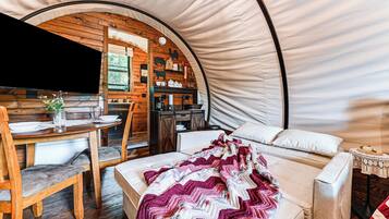 Apartment (0 Bedroom) | Interior