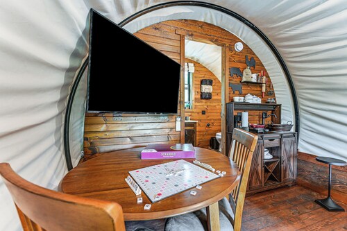 Covered Wagon Vacation Rental in Broken Bow!