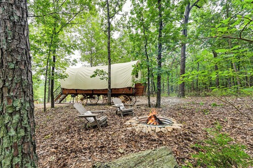 Covered Wagon Vacation Rental in Broken Bow!
