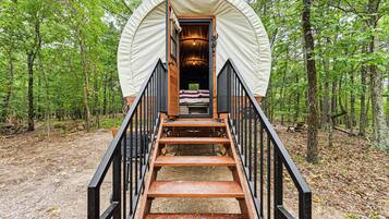 Apartment (0 Bedroom) | Interior