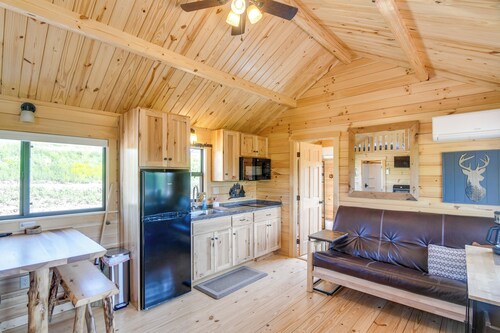 Fall River Cabin Retreat: On-site Fly Fishing!