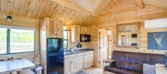 Fall River Cabin Retreat: On-site Fly Fishing!