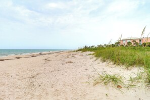 Apartment (2 Bedrooms) | Interior - Pool & Beach Access: Vero Beach Condo! (Vero Beach)