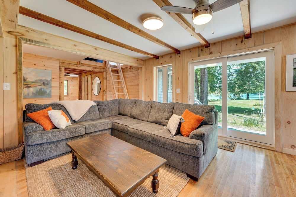 Dock + Kayaks: Annabessacook Lake Retreat! - Lewiston, ME
