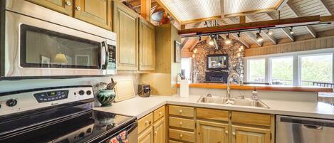 House (2 Bedrooms) | Interior