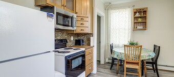 Walk to Pier & Ocean: Apt in Old Orchard Beach!
