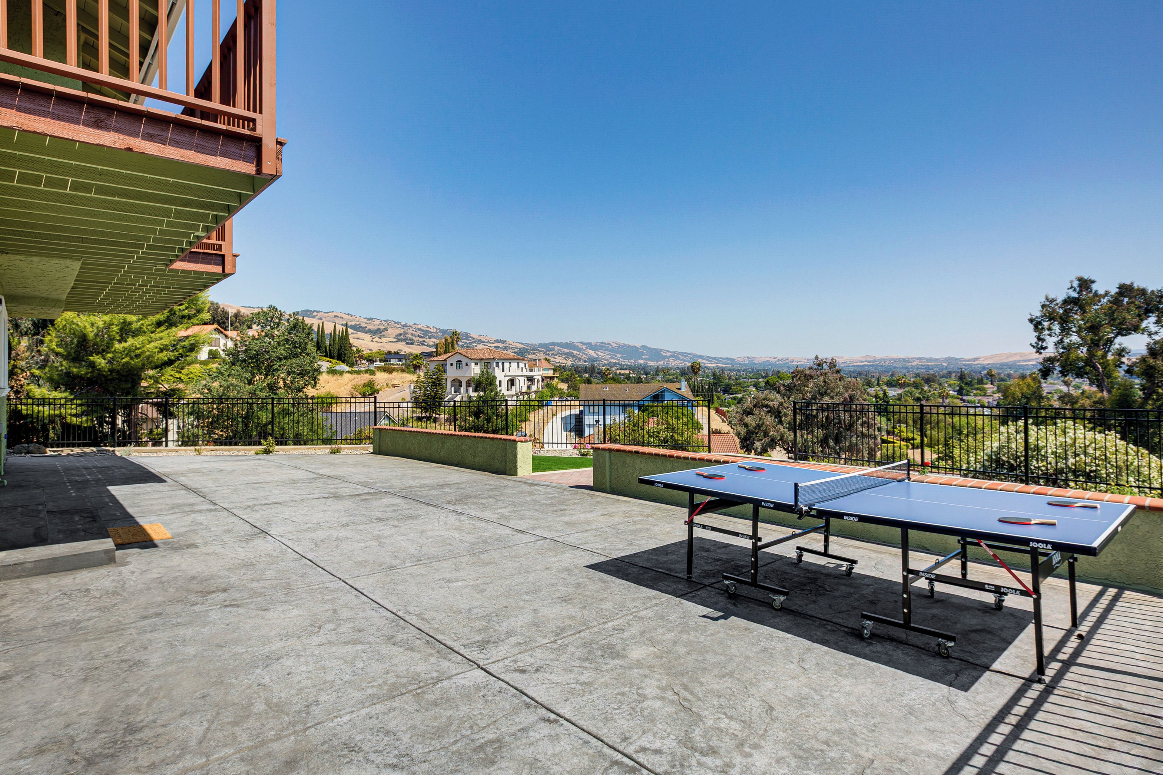 House (4 Bedrooms) | Front of property