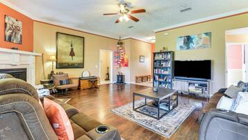 House (4 Bedrooms) | Front of property