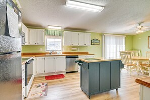 House (4 Bedrooms) | Interior