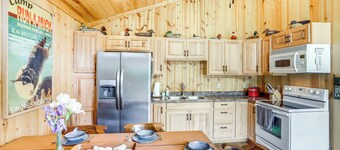 Walk to Lake: Kelleys Island Gem w/ Deck!