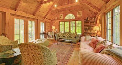 20-acre Hamptons Nature Escape w/ Hot Tub & Pool