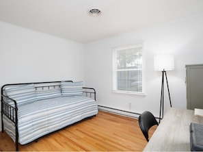 3 Schlafzimmer, Schreibtisch, kostenloses WLAN, Bettwäsche