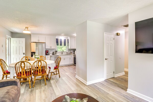 House (3 Bedrooms) | Interior