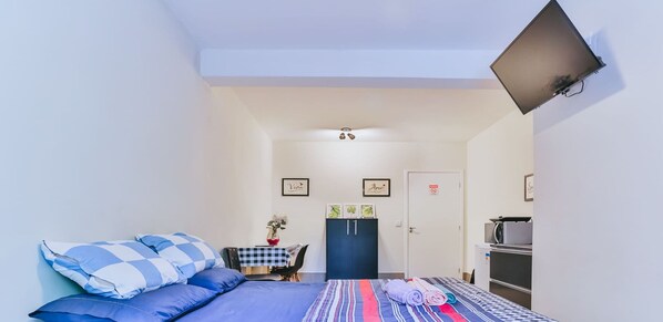 Ferros/tábuas de passar roupa, Wi-Fi, roupa de cama