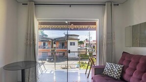 TV - Apartamento em Porto Seguro na Praia de Taperapuã (Porto Seguro)