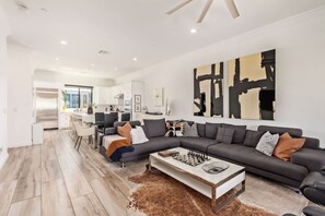 Apartment | 3 bedrooms, Internet - NEW Desert Standard Modern 3-level Oasis (Scottsdale)