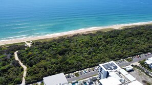 Apartment - 3BR Lux Beachfront Escape - Pool Gym King bed (Sunshine Coast)
