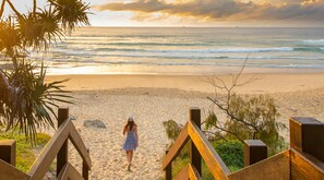 3 bedrooms, Internet - 3BR Lux Beachfront Escape - Pool Gym King bed (Sunshine Coast)