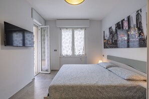 1 bedroom, iron/ironing board, free WiFi, bed sheets - 5 MINUTES WALK by Wonderful Italy (Sanremo)
