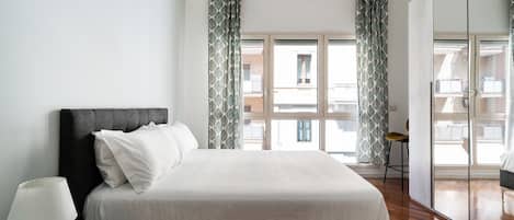 Iron/ironing board, free WiFi, bed sheets