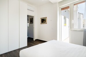 Fer et planche à repasser, Wi-Fi gratuit, draps fournis