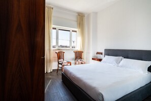 Bügeleisen/Bügelbrett, kostenloses WLAN, Bettwäsche