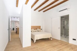 2 chambres, fer et planche à repasser, Wi-Fi, draps fournis