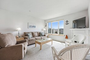 Smart-TV, Kamin, DVD-Player, Videothek